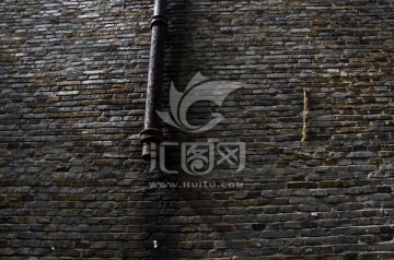 老上海建筑 老墙壁上的落水管