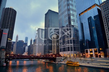 芝加哥河建筑群夜景