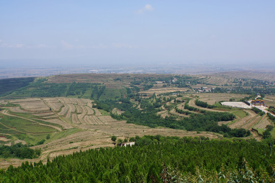 秋后梯田