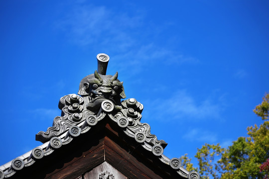 日本奈良二月堂屋檐雕花