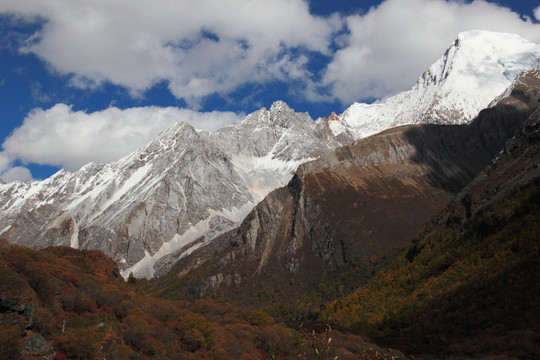 亚丁神山