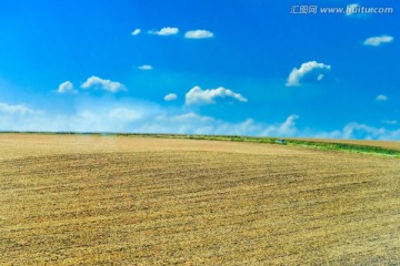 法国蓝天白云田野