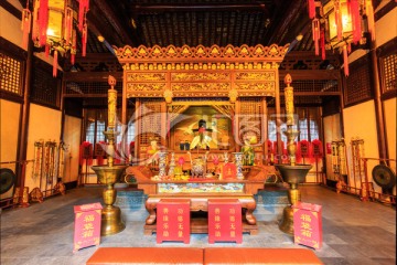 上海城隍庙城隍殿城隍神木雕像