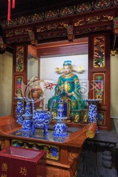 上海城隍庙财神殿纳珍天尊塑像