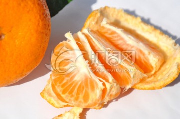 橘瓣 剥开的橘子