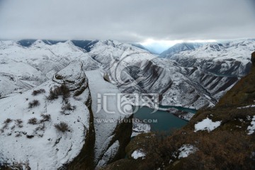 新疆高山雪景