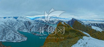 新疆山区雪景