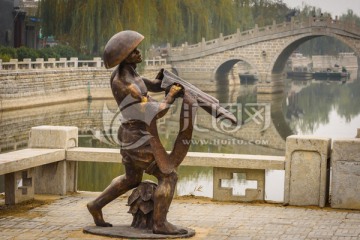 雕塑 撒网 大运河