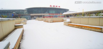 北京南站雪景