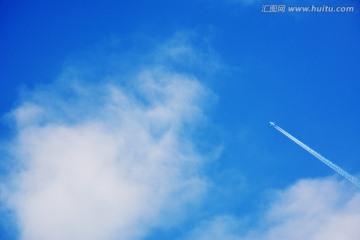 云层飞机