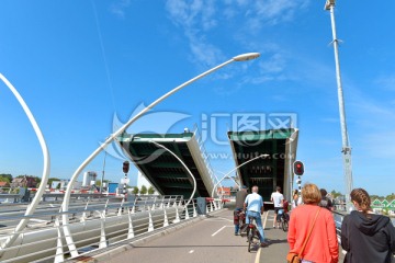 荷兰升降桥
