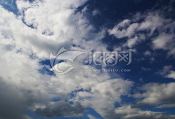 蓝天白云背景