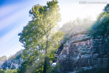 齐云山霞光一线天
