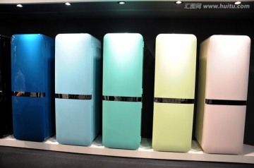 彩色电冰箱