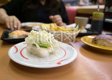 寿司店 色拉寿司