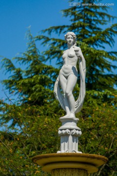 裸女雕塑