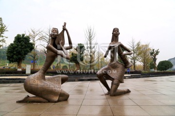 雕塑 民族舞 乐女