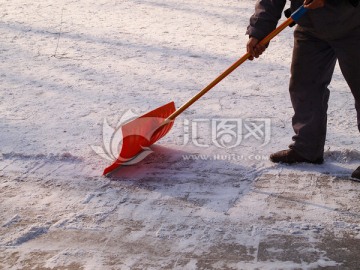 铲雪 雪铲 劳动 清理积雪