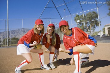 年轻女垒球员