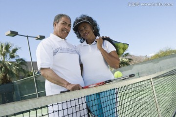 网球场情侣