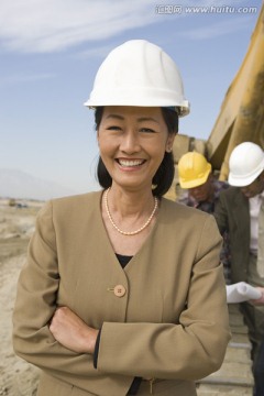 女公证员和建筑师