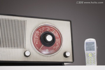录音室里的旧收音机