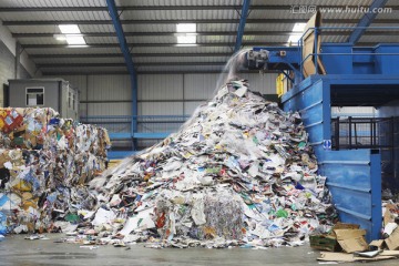回收工厂的废物