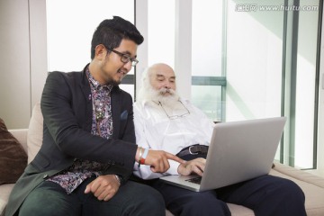 爷孙俩玩电脑