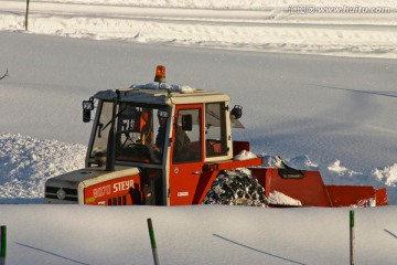 铲雪车