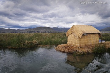的的喀喀湖漂浮的房子