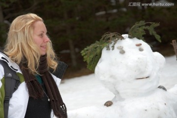 女人和雪人