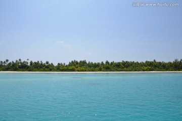 清澈湛蓝的大海