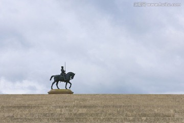 尚蒂伊城堡骑士雕像