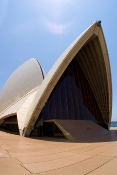 澳大利亚悉尼歌剧院。