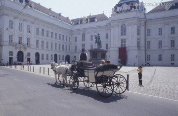  霍夫堡宫 