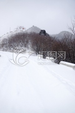 仰天山雪景