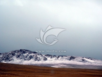 藏北羌塘高原上地质地貌