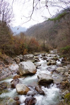 山涧流水