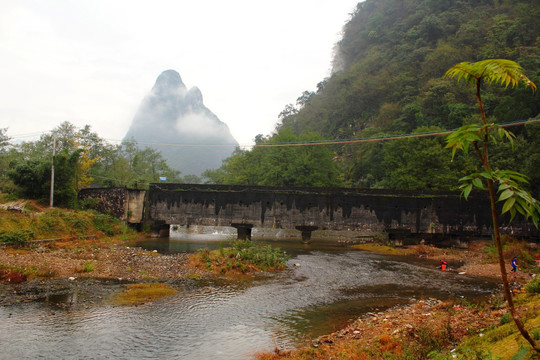 小河