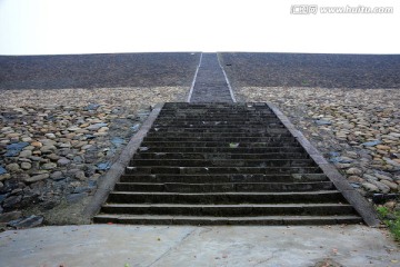 大坝石阶