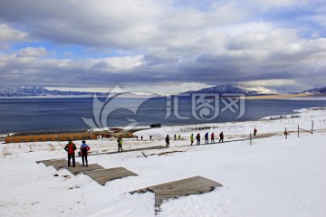 雪天徒步 赛里木湖