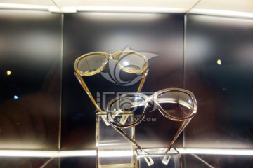 眼镜橱窗 奢侈品橱窗