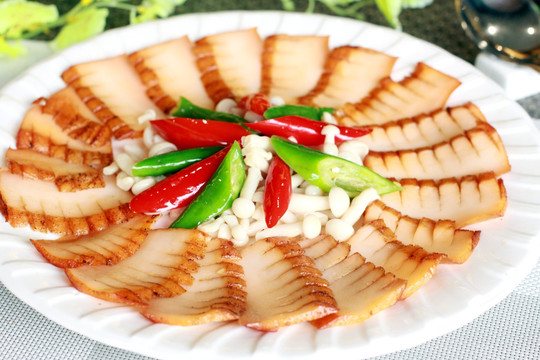 板乌白玉菇