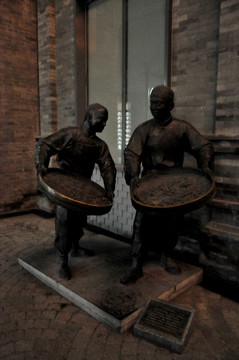 老北京人物雕塑