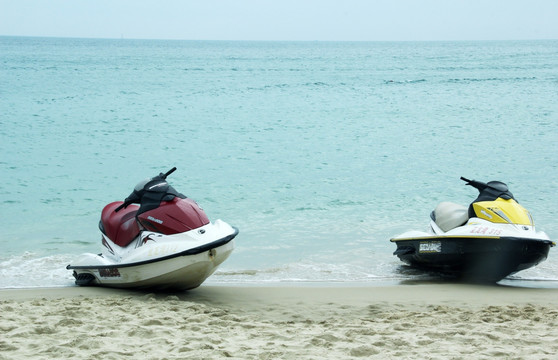 海滩摩托艇