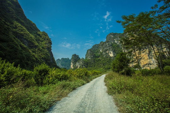 英西峰林