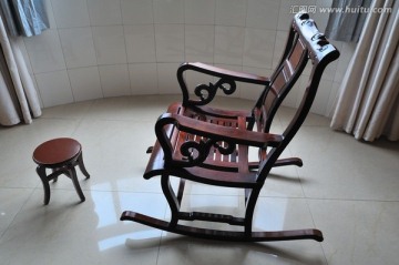 红木摇椅