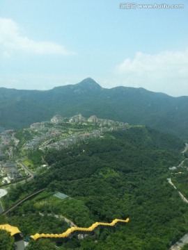 蓝天绿山