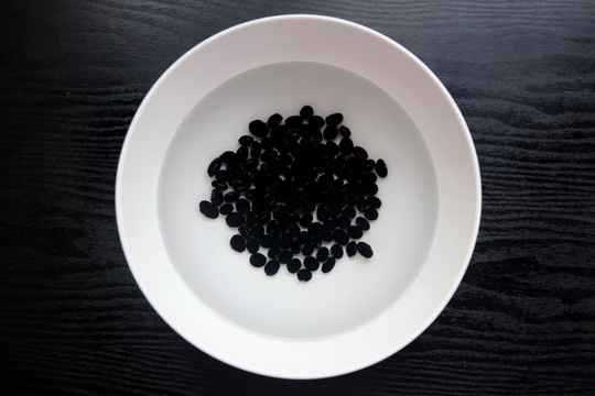 黑豆泡水