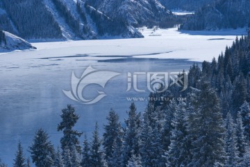 天池雪景